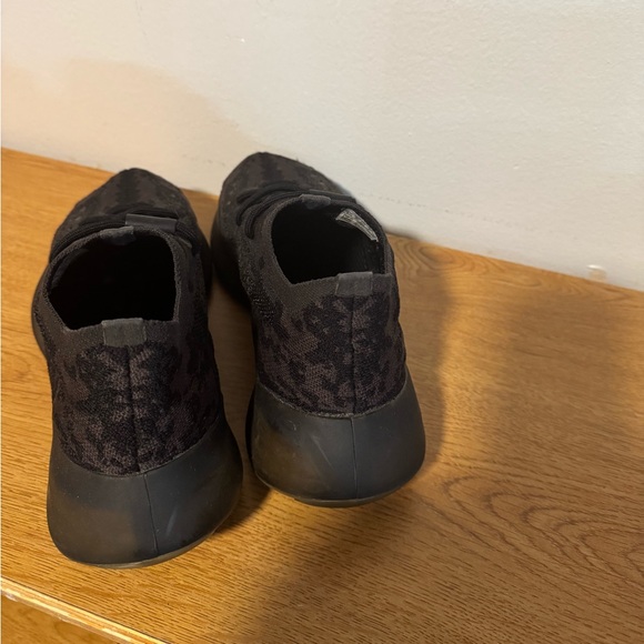 Yeezy 380 Onyx Non Reflective - Picture 2 of 7